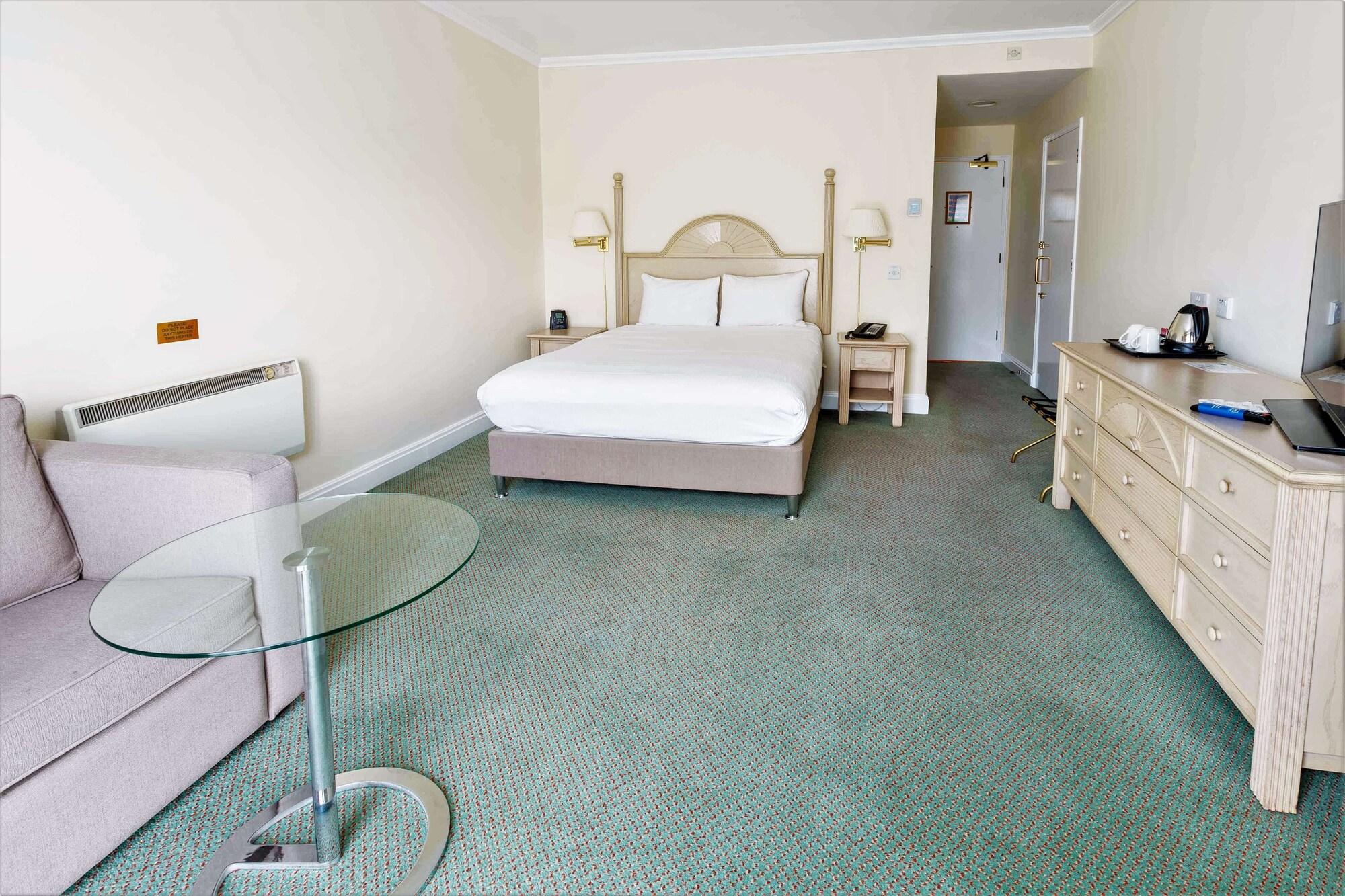 Hilton 4* Northampton